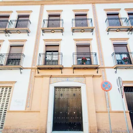 Duplex With Terrace- 5bd 3bth- Center * Seville