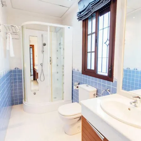 Apartment Duplex With Terrace- 5bd 3bth- Center *
