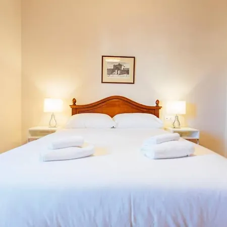 Apartment Duplex With Terrace- 5bd 3bth- Center *