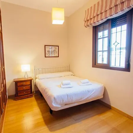 Apartment Duplex With Terrace- 5bd 3bth- Center Seville