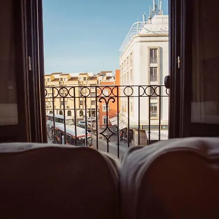 Apartment Duplex With Terrace- 5bd 3bth- Center
